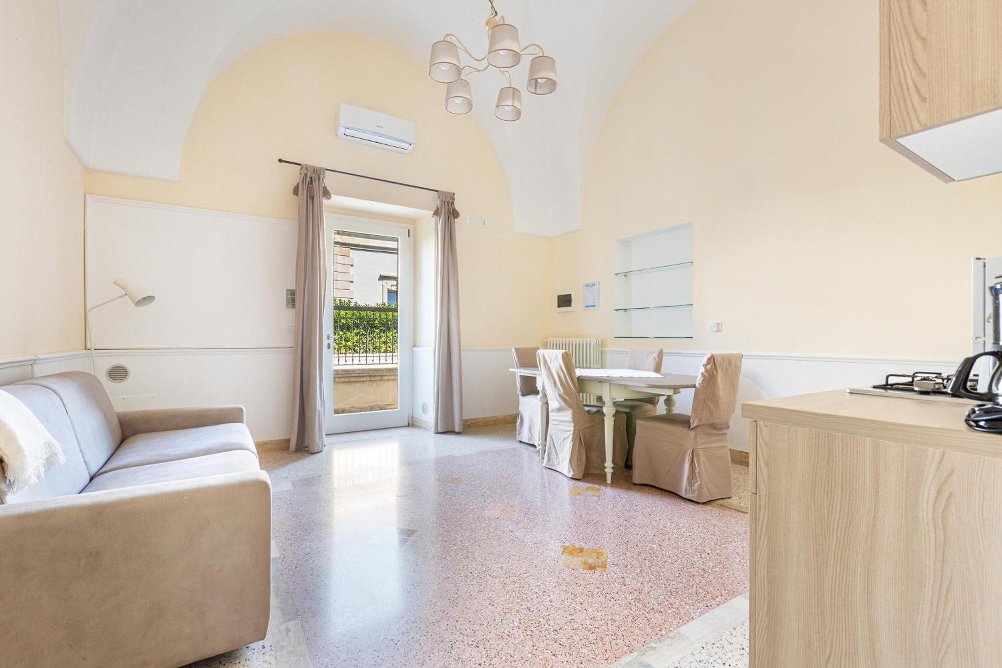 Dimora Le Tre Muse Guesthouse Lecce Exterior foto
